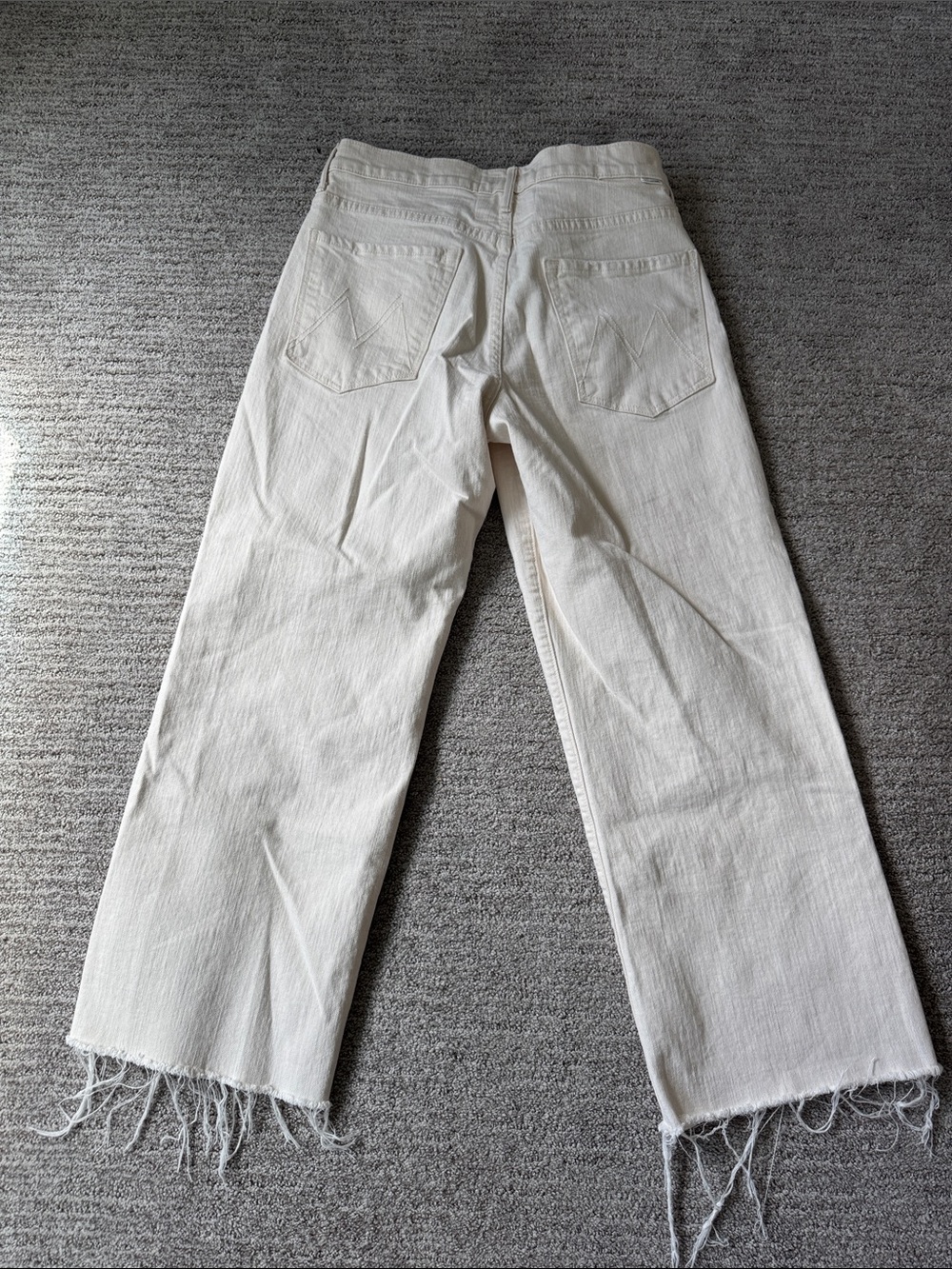 MOTHER Women's Off-White Cropped Raw-Hem Jeans (hustler roller high rise) - Picture 2 of 2